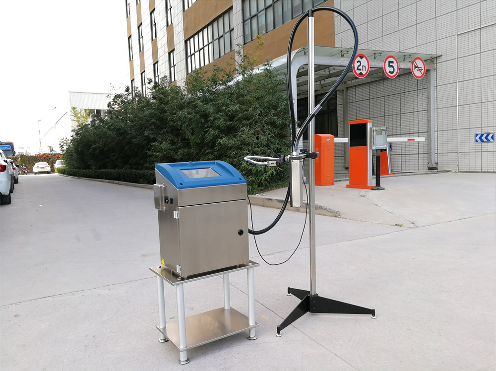 自動(dòng)化調(diào)味品噴碼機(jī)-生產(chǎn)日期批號(hào)噴碼機(jī)(圖1)